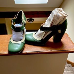 Fly girl green Mary Janes, leather